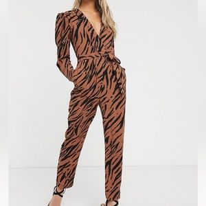 ASOS Design like new jumpsuit tiger stripe sz 8